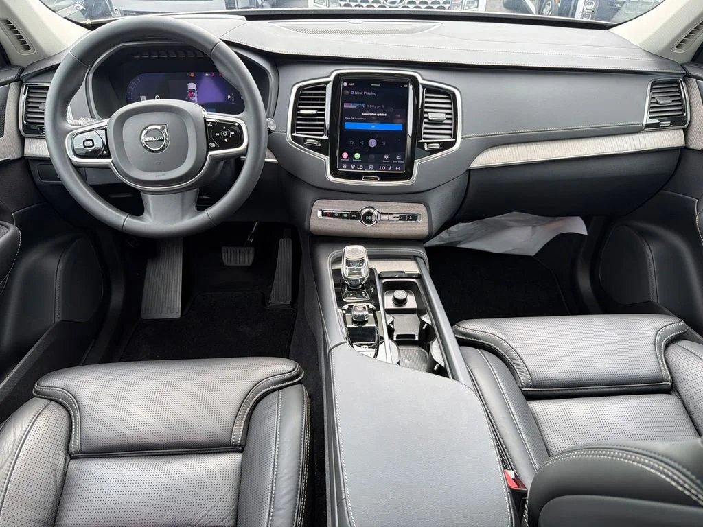 Used 2023 Silver Volvo Ultimate image 23