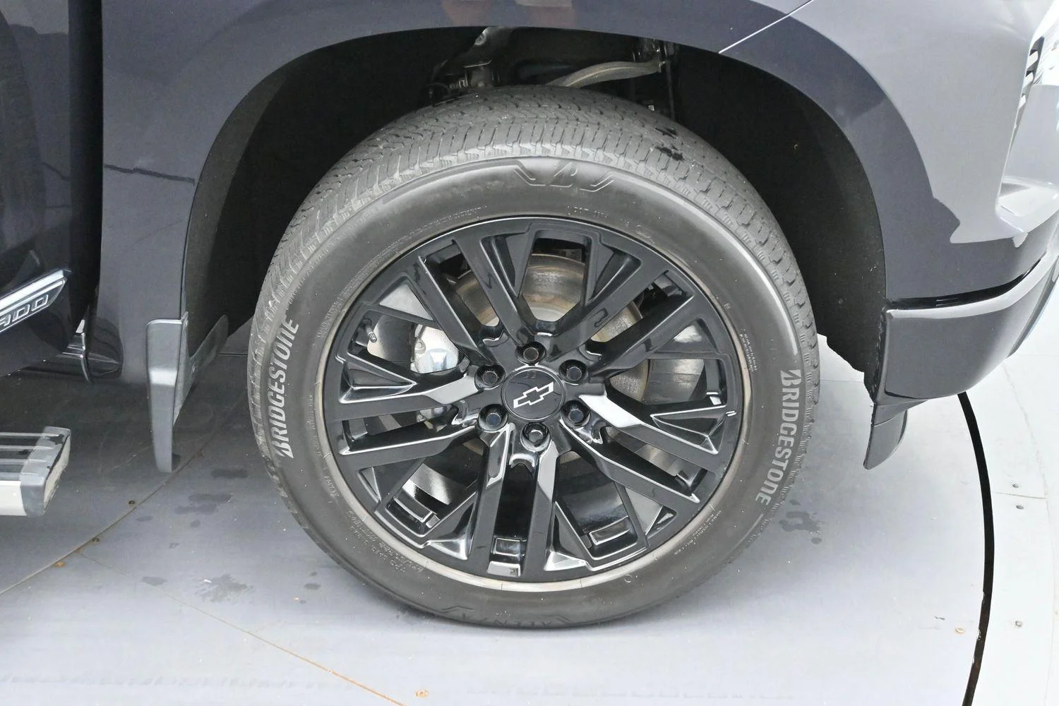 Used 2023 Dark Ash Metallic Chevrolet High Country image 32