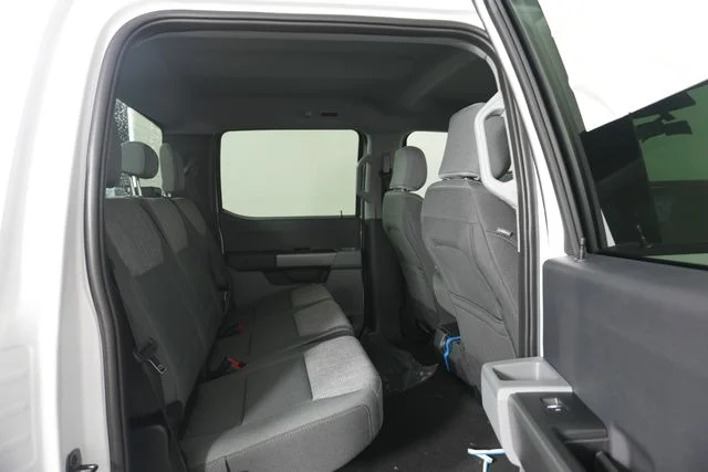 New 2026 Oxford White Ford F-350® XLT image 28