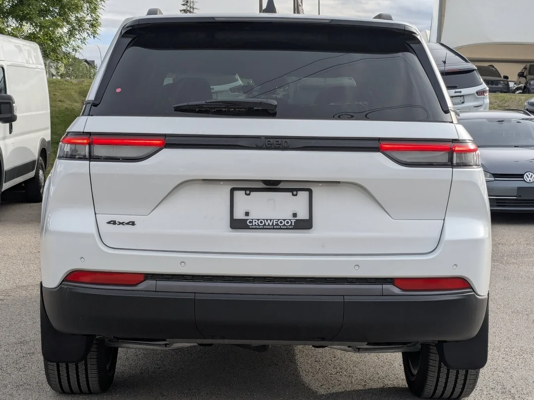 New 2026 White Jeep Altitude - - 4x4 - Power Sunroof - Trailer Tow Pkg - 20 Black Wheels - Remote Start & More! image 7
