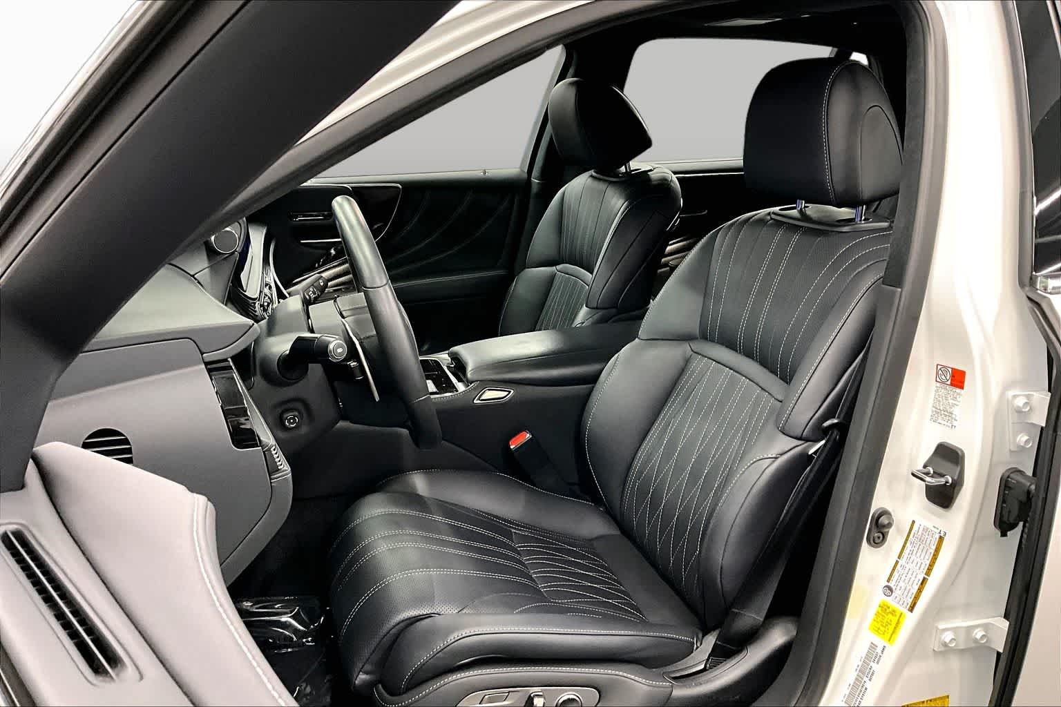 Used 2024 Eminent White Pearl Lexus  image 8