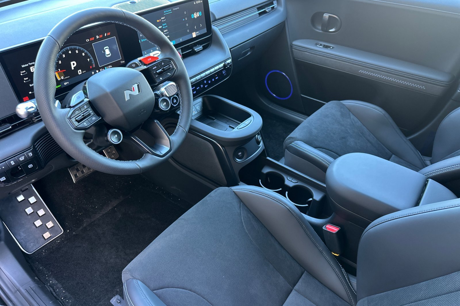 2025 Hyundai IONIQ 5 N - Photo 32