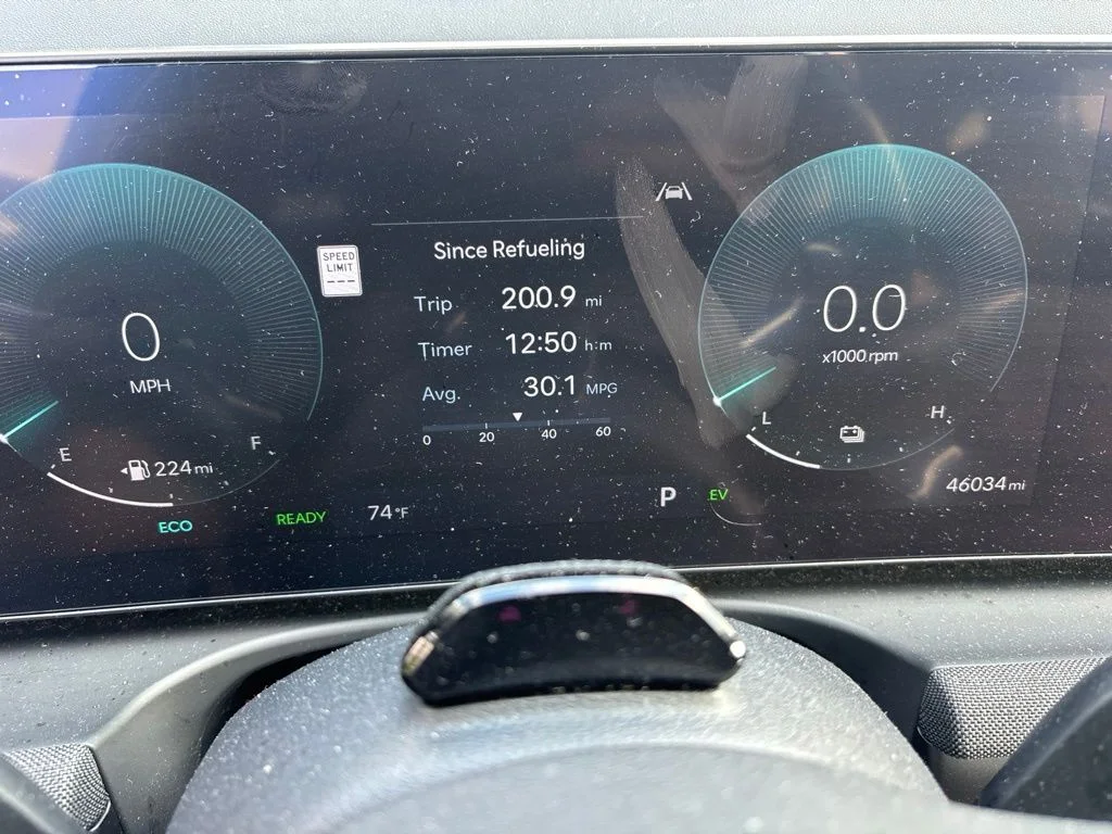 Used 2025 Titanium Gray Hyundai Limited image 9