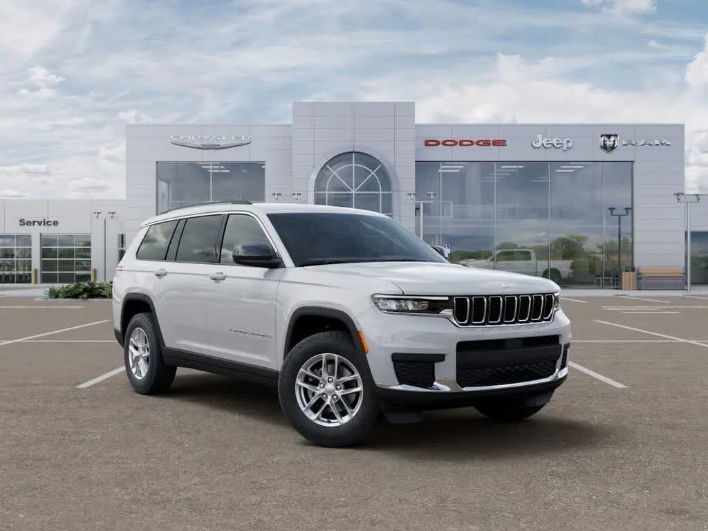 New 2026 Bright White Clear-Coat Exterior Paint Jeep Laredo X image 5