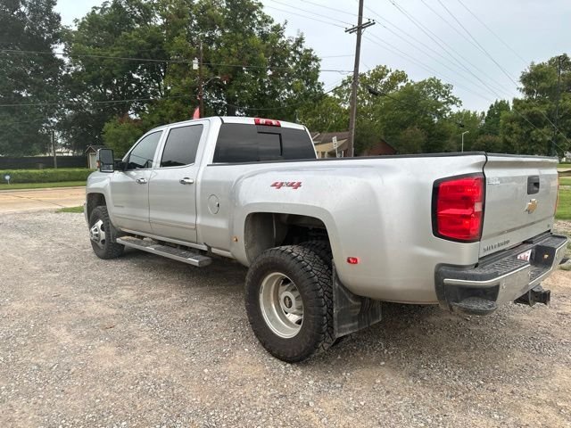 Used 2019 Silver Chevrolet LTZ image 9