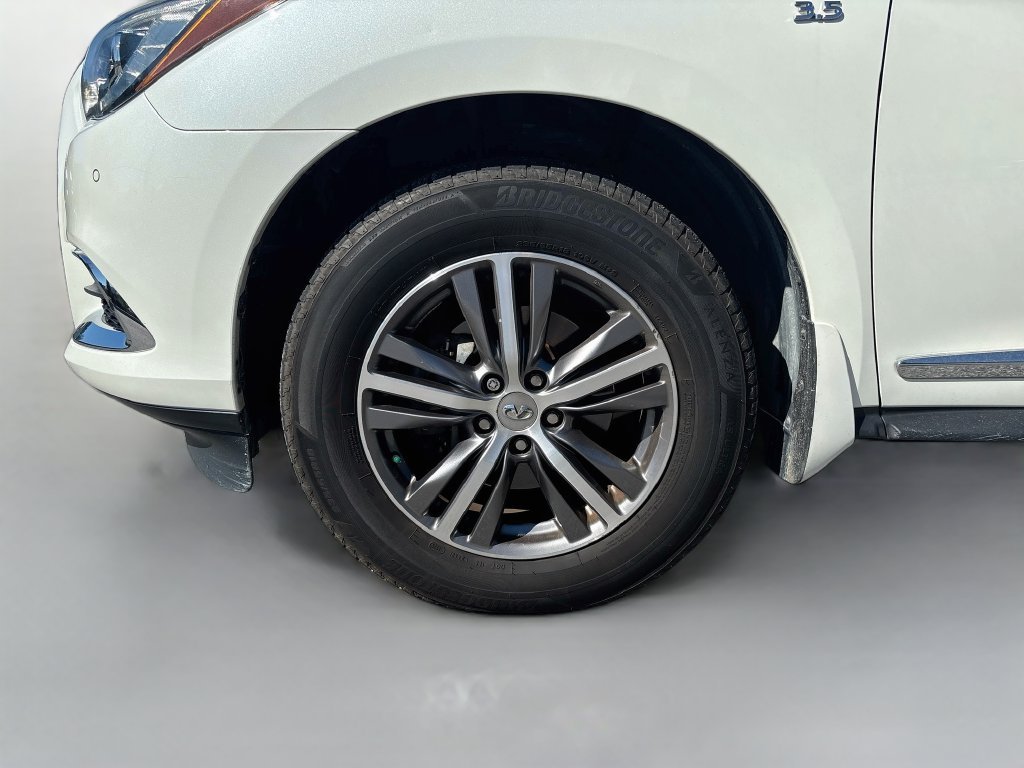 Used 2019 Majestic INFINITI LUXE image 12
