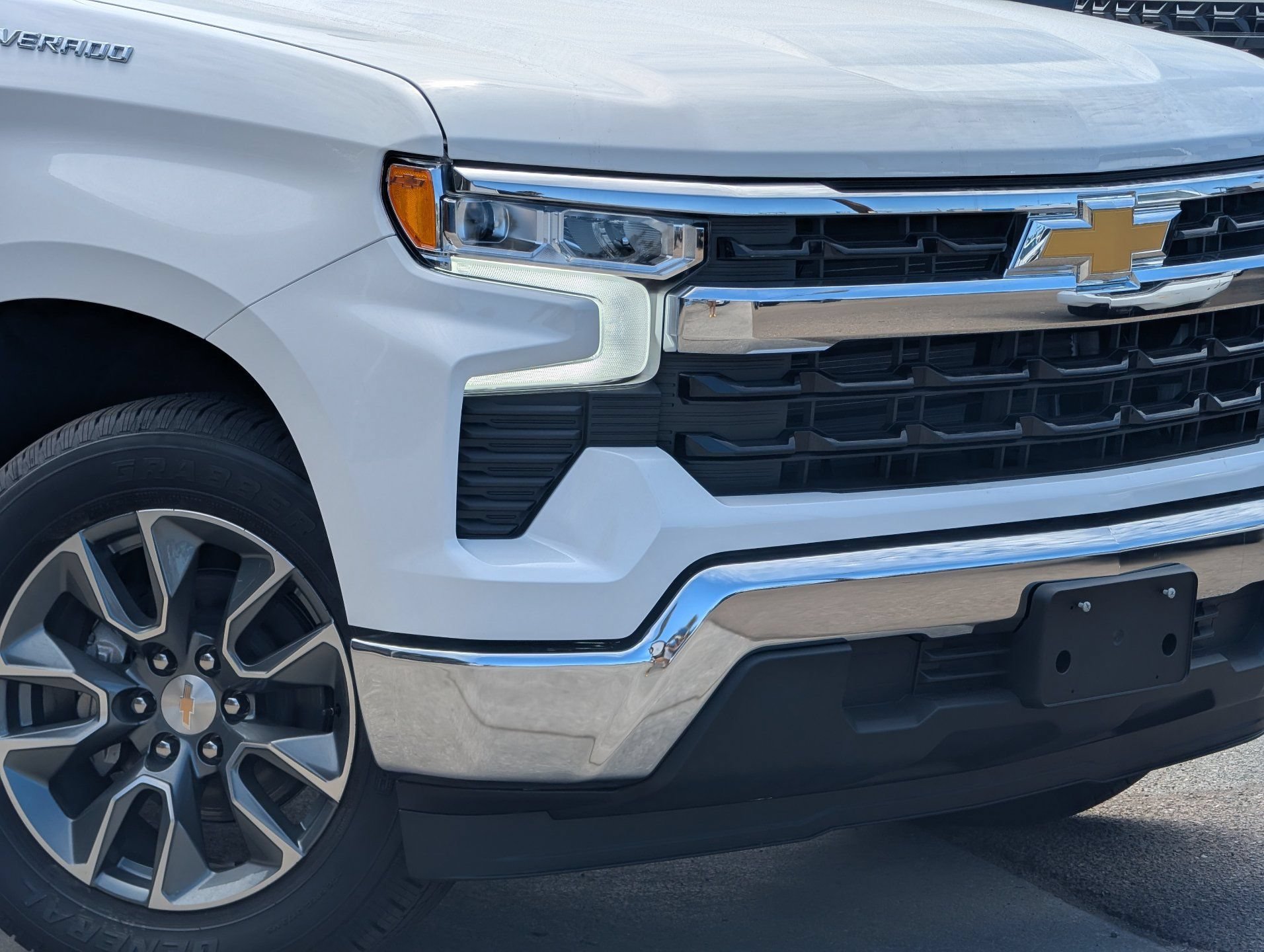 New 2026 Summit White Chevrolet LT image 3