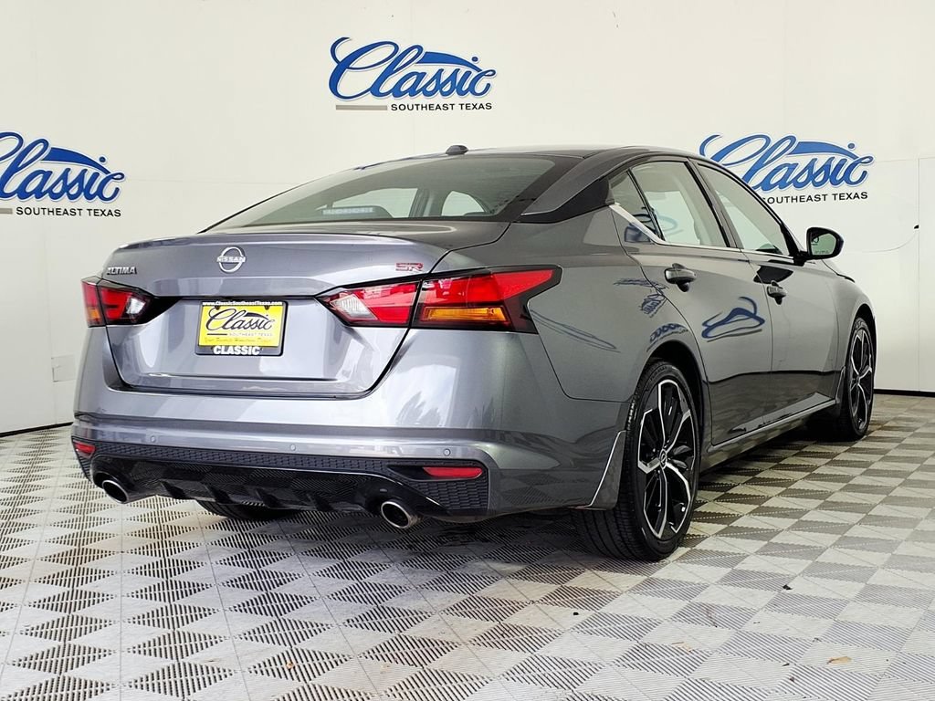 Used 2025 Gun Metallic Nissan SR image 6