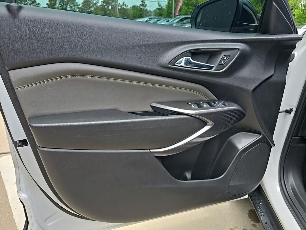 Used 2025 White Chevrolet ACTIV image 21