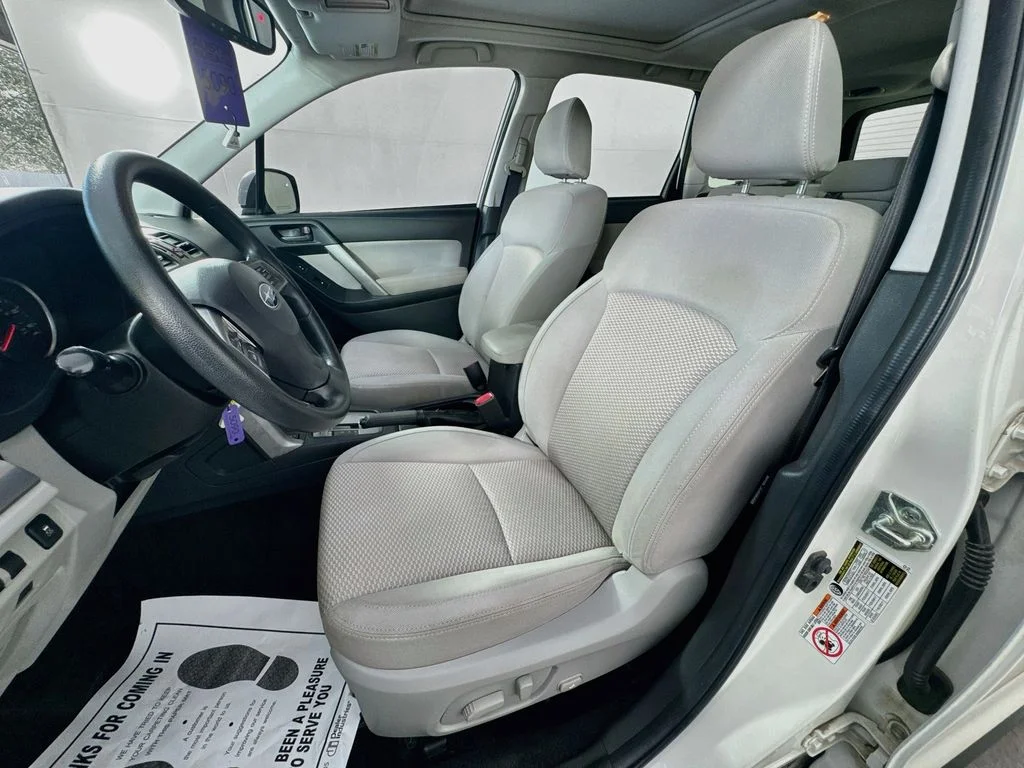 Used 2015 White Subaru 2.5i Premium image 24
