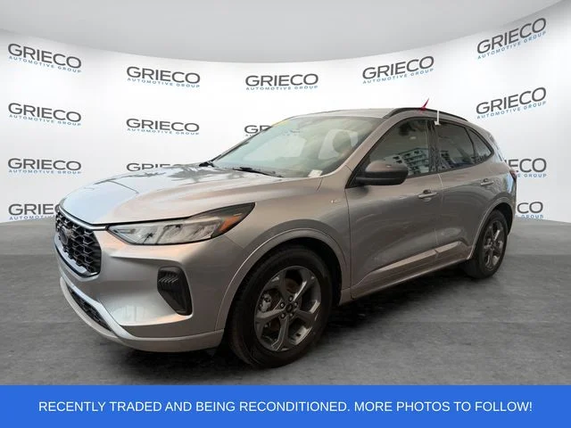 Used 2023 Iconic Silver Metallic Ford ST-Line image 3