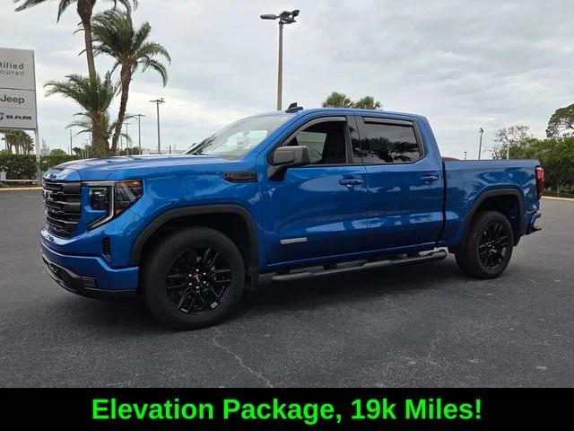 Used 2023 Blue GMC Elevation image 3