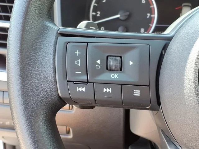 Used 2024  Nissan SV image 13