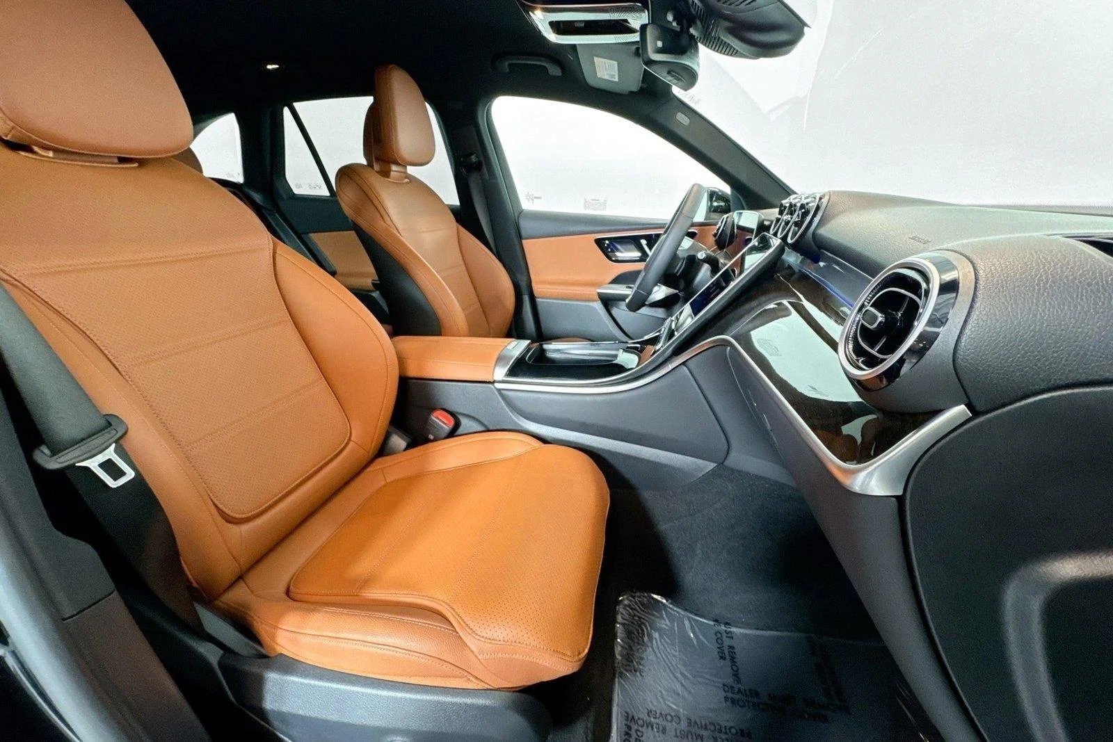 Used 2025 Black Mercedes-Benz GLC 300 image 26