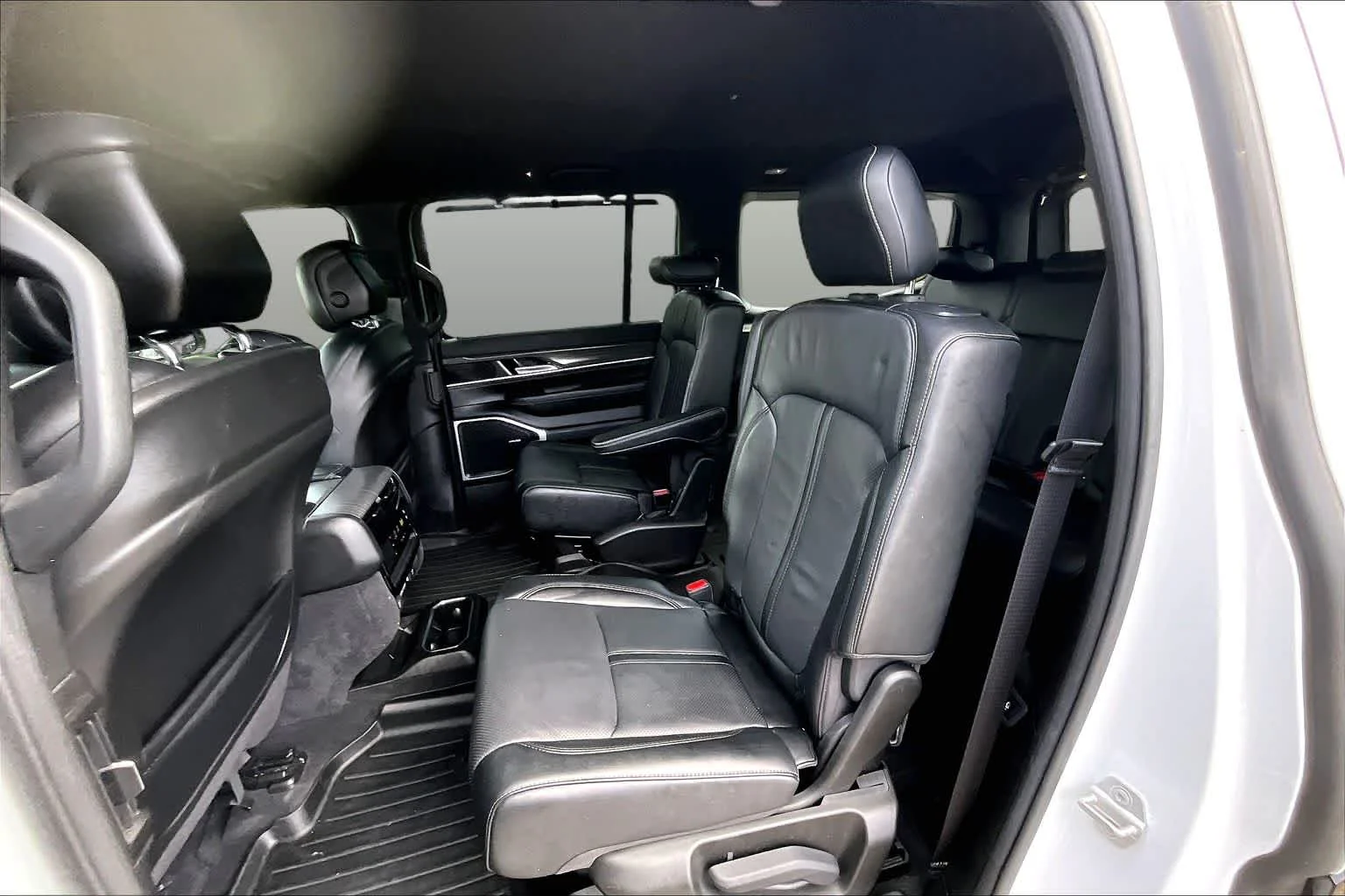 Used 2023 Bright White Clearcoat Jeep Series III image 21
