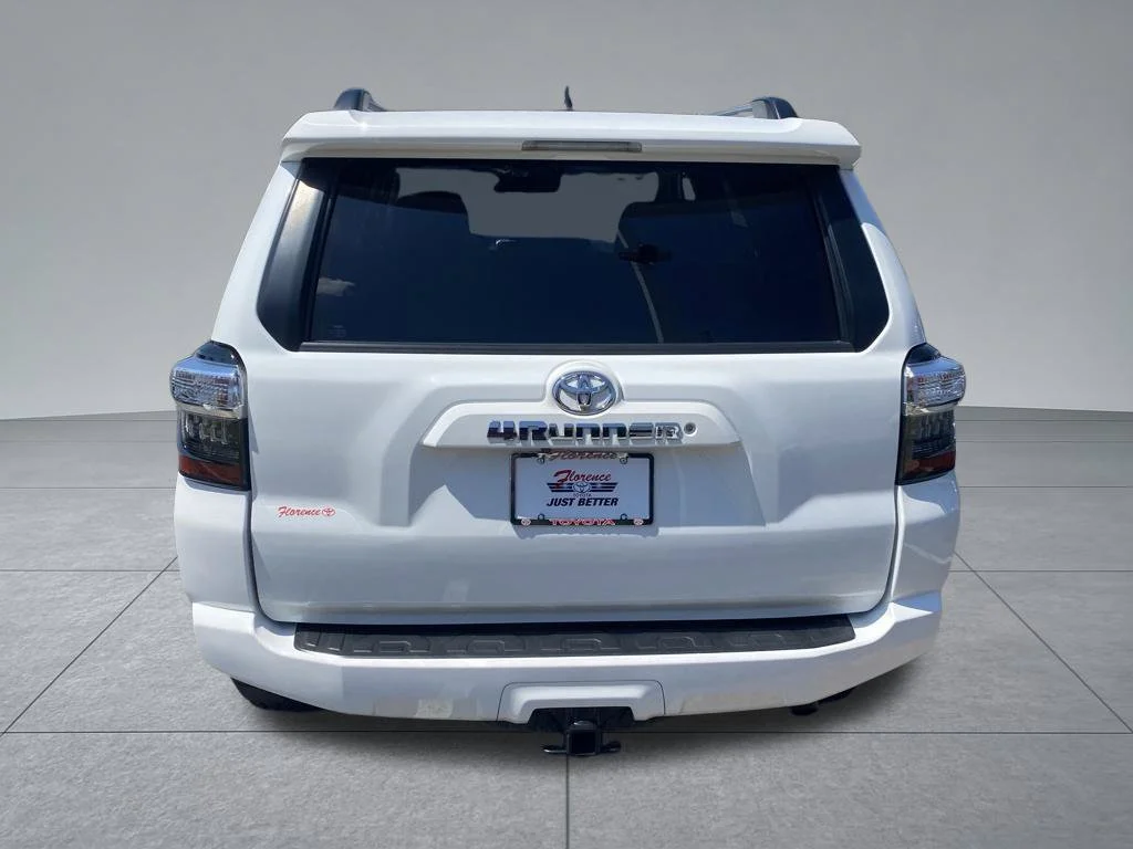 Used 2021 White Toyota SR5 image 11