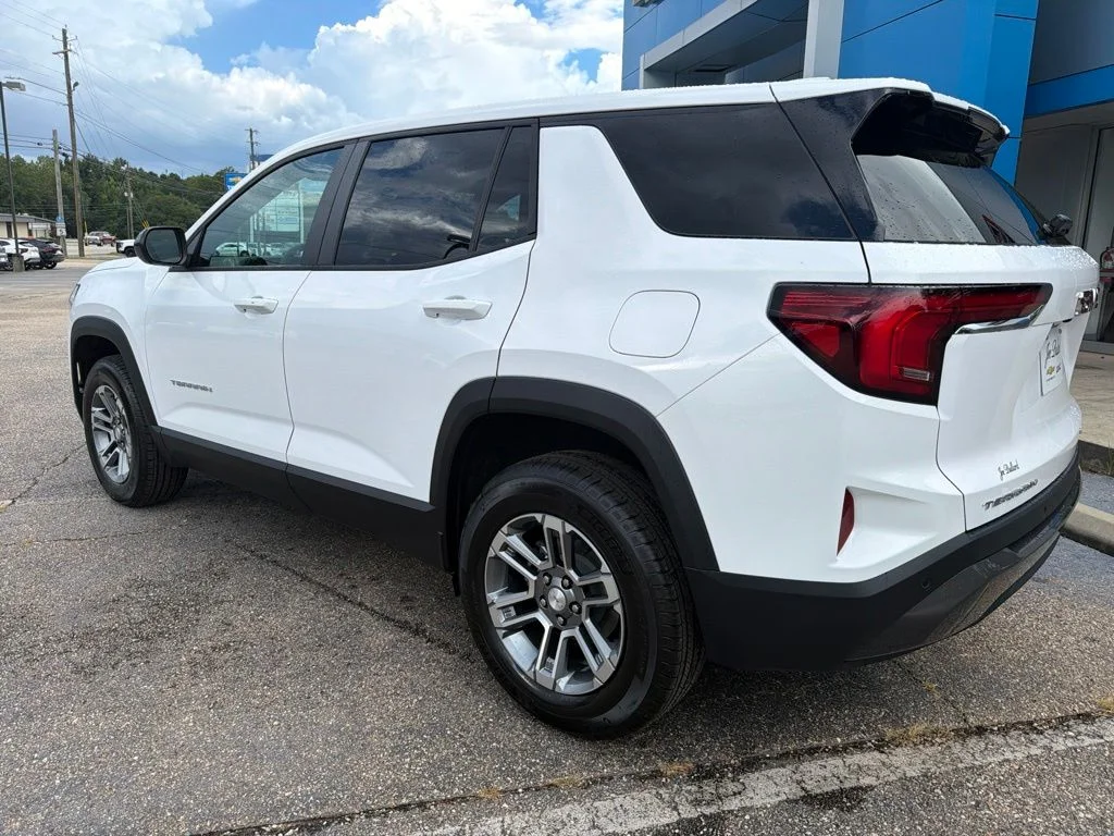 New 2027 Summit White GMC Elevation image 3