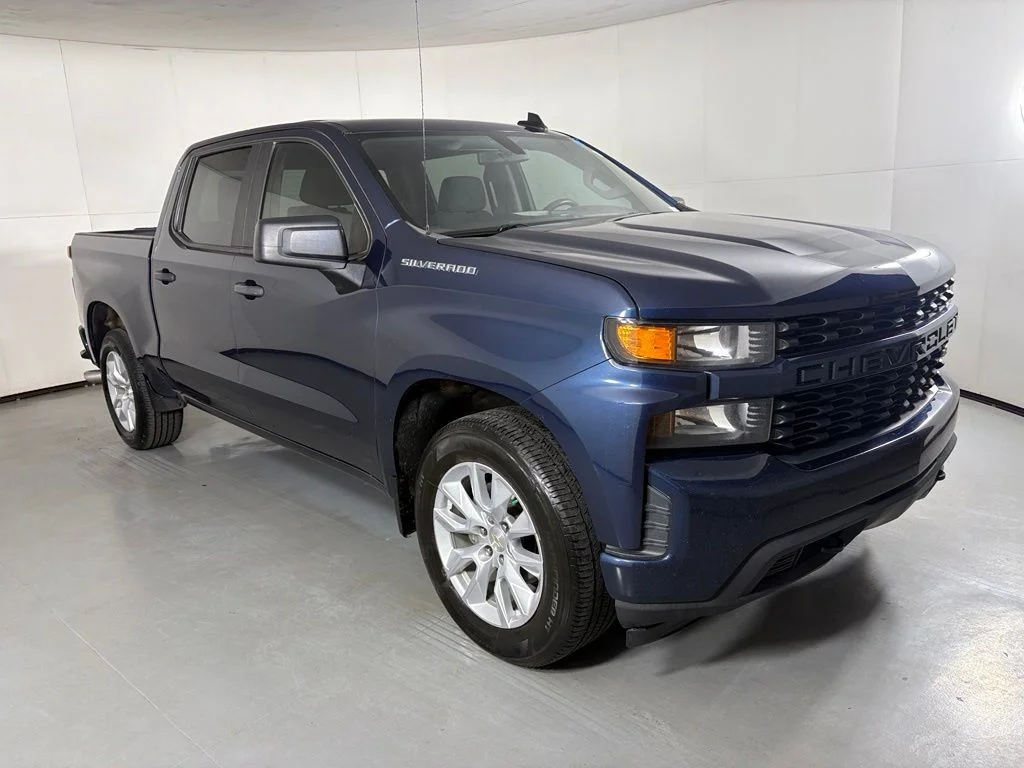 Used 2020 Blue Chevrolet Custom image 2