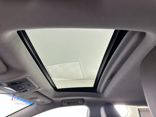 Used 2017 White Lexus 350 image 23