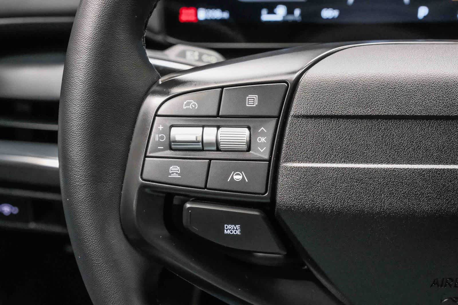 Used 2025 Snow White Pearl Kia EX image 26