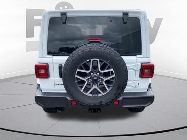 New 2026 Bright White Clear-Coat Exterior Paint Jeep Sahara image 4