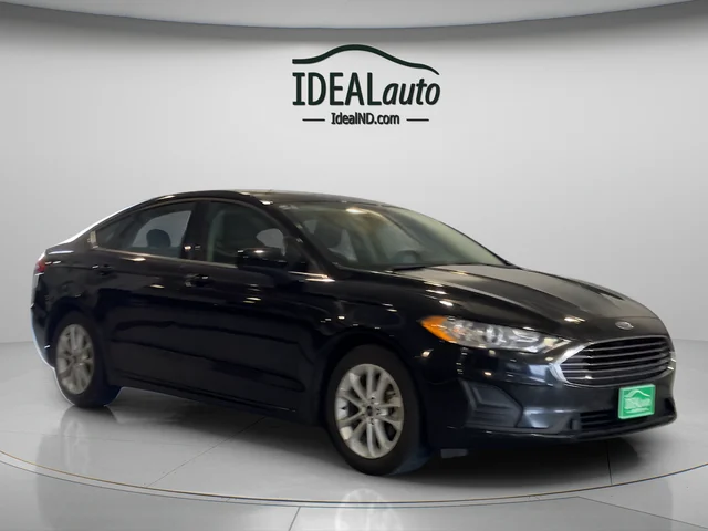 Used 2019 Black Ford SE image 1