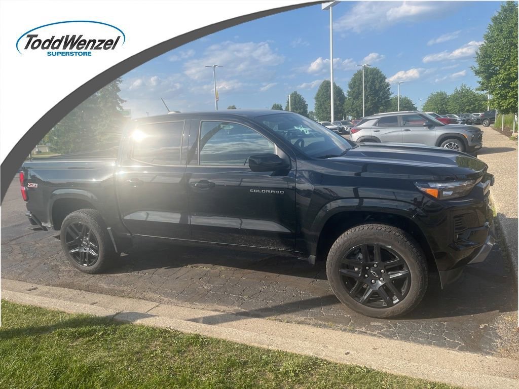 2025 Chevrolet Colorado 4WD Z71 Crew Cab Short Box's photo