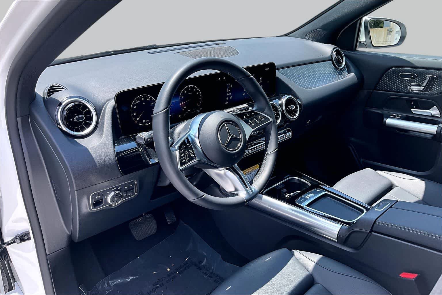 Used 2026 Polar White Mercedes-Benz GLA 250 image 18