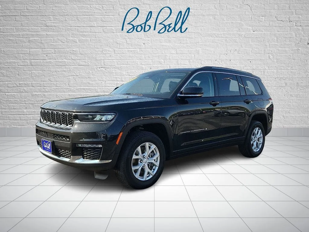 Used 2023 Gray Jeep Limited image 3