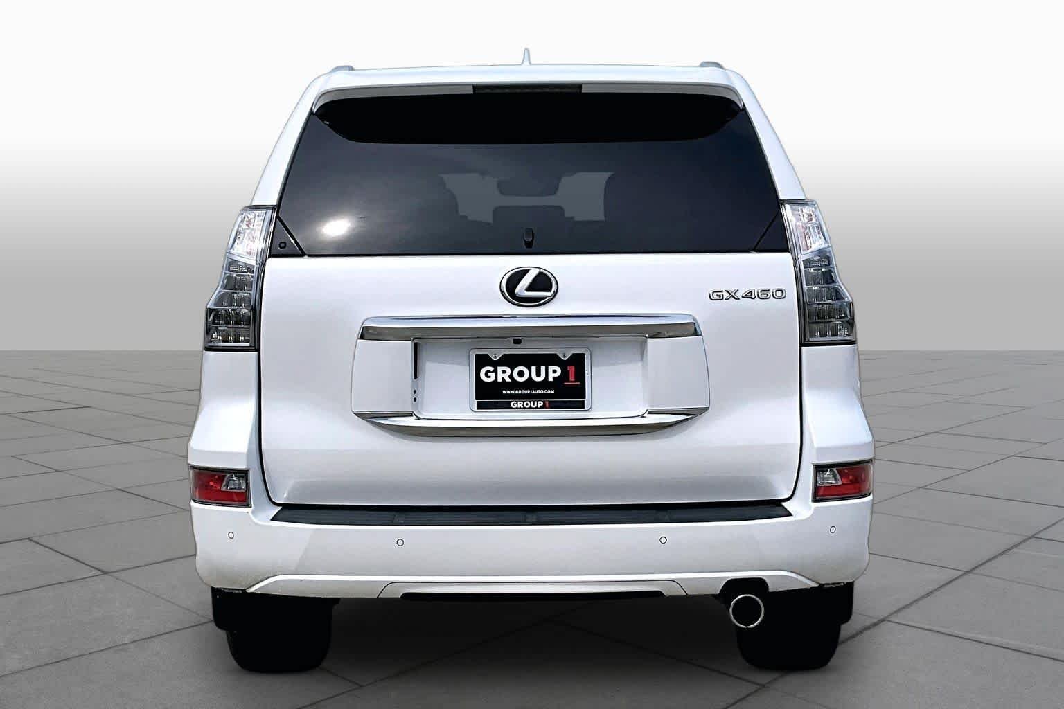 Used 2020 Starfire Pearl Lexus Luxury image 5