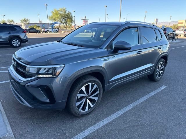 2022 Volkswagen Taos 1.5T SE's photo