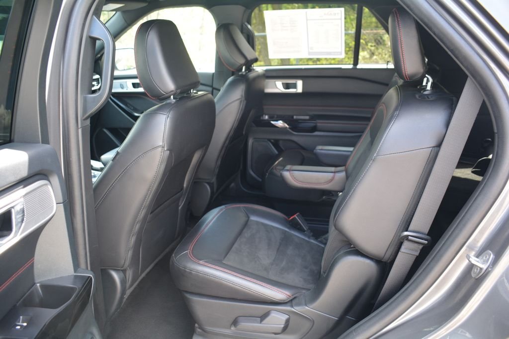 Used 2023 Gray Ford ST-Line image 22