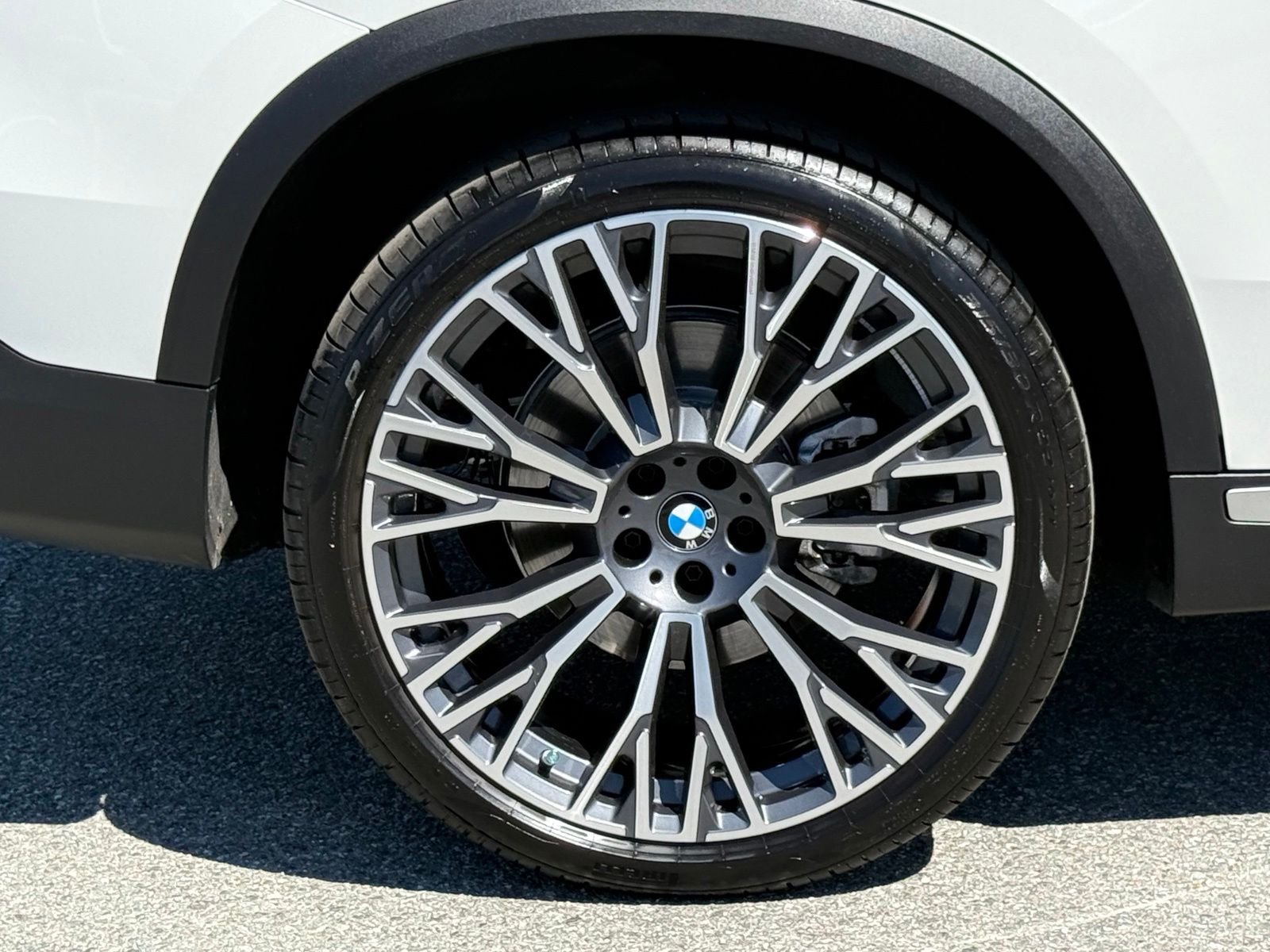 Used 2026 Mineral White Metallic BMW sDrive40i image 18