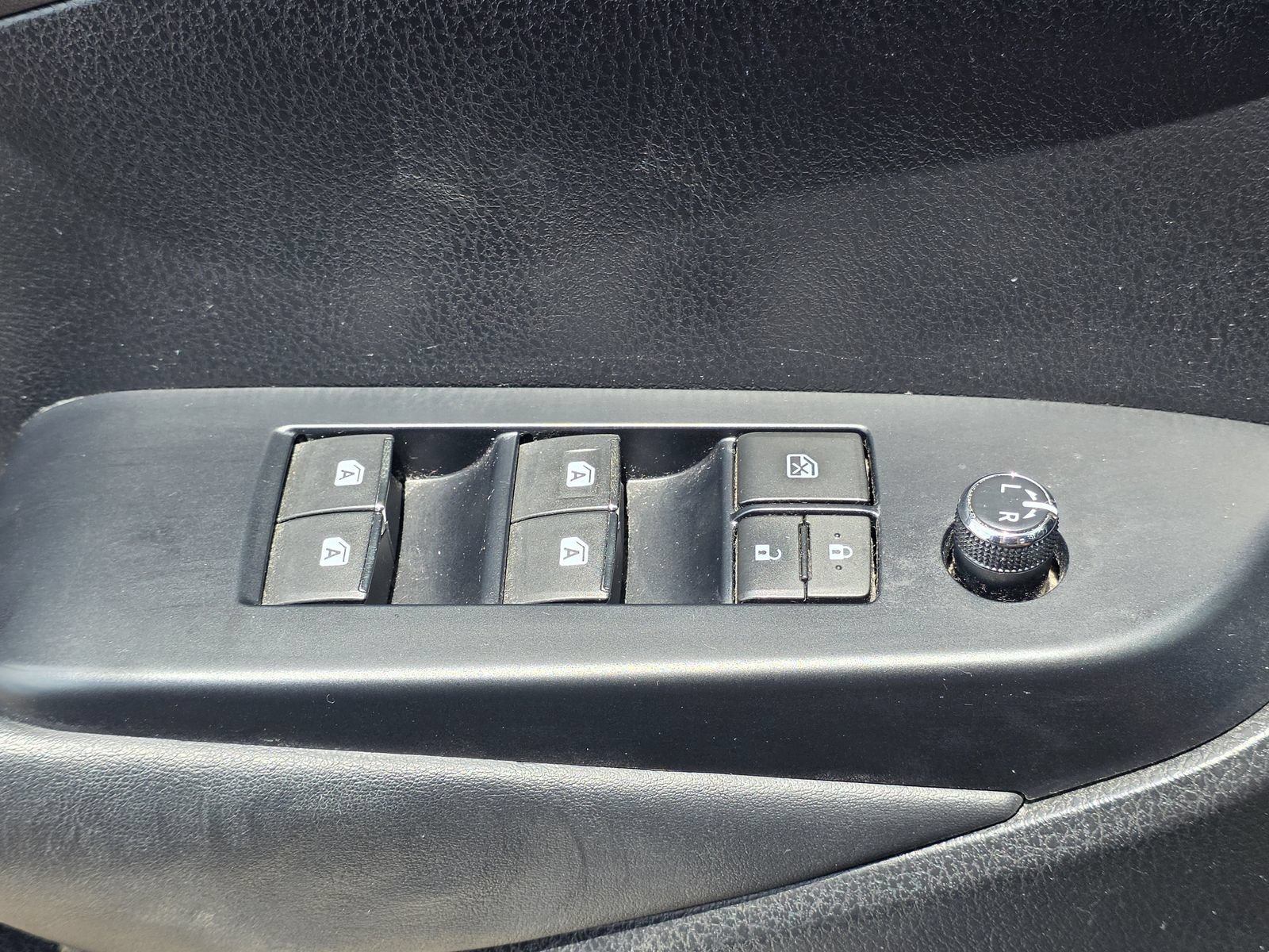 Used 2015 Gray Toyota Limited V6 image 22