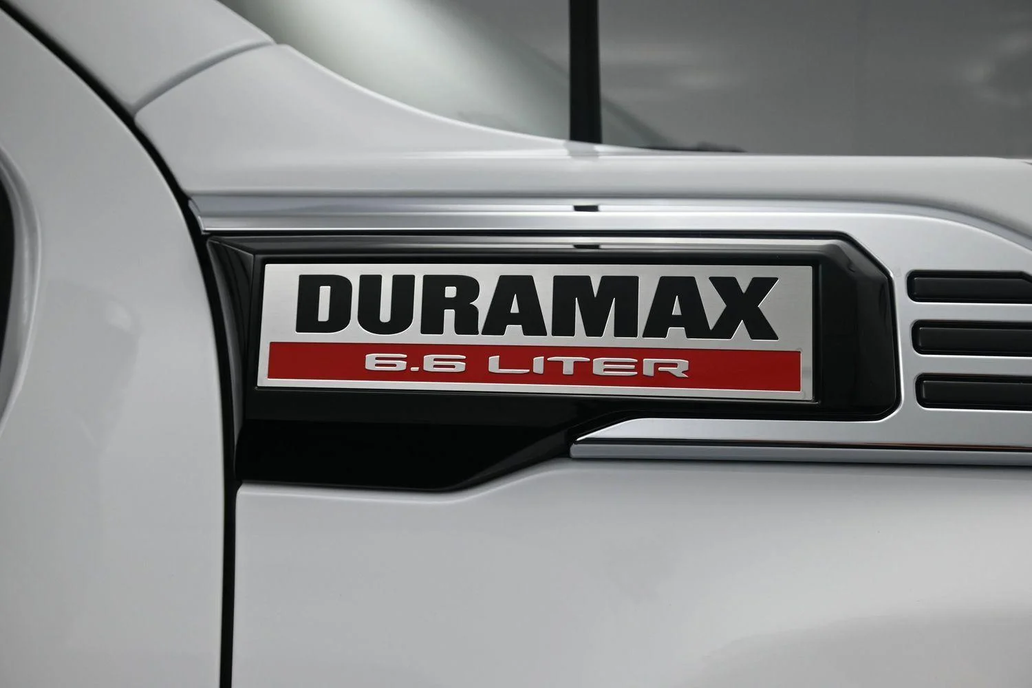 New 2026 Summit White GMC SLT image 6
