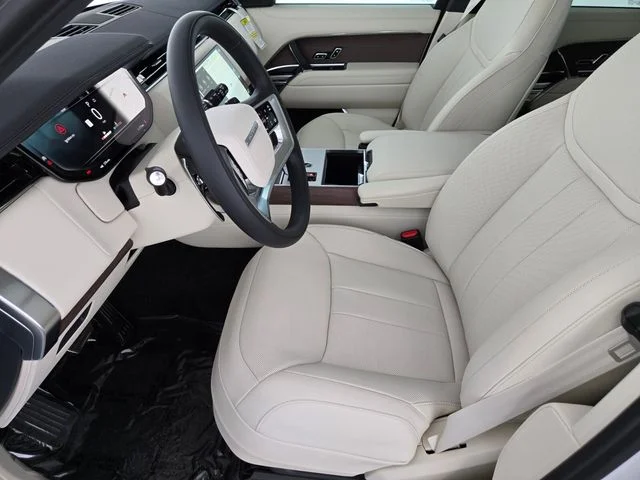 New 2026 Fuji White Land Rover SE image 10