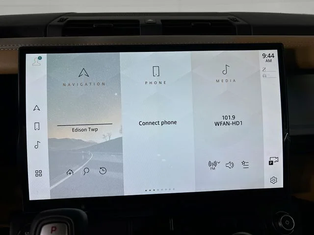 New 2026 White Land Rover X-Dynamic SE image 16