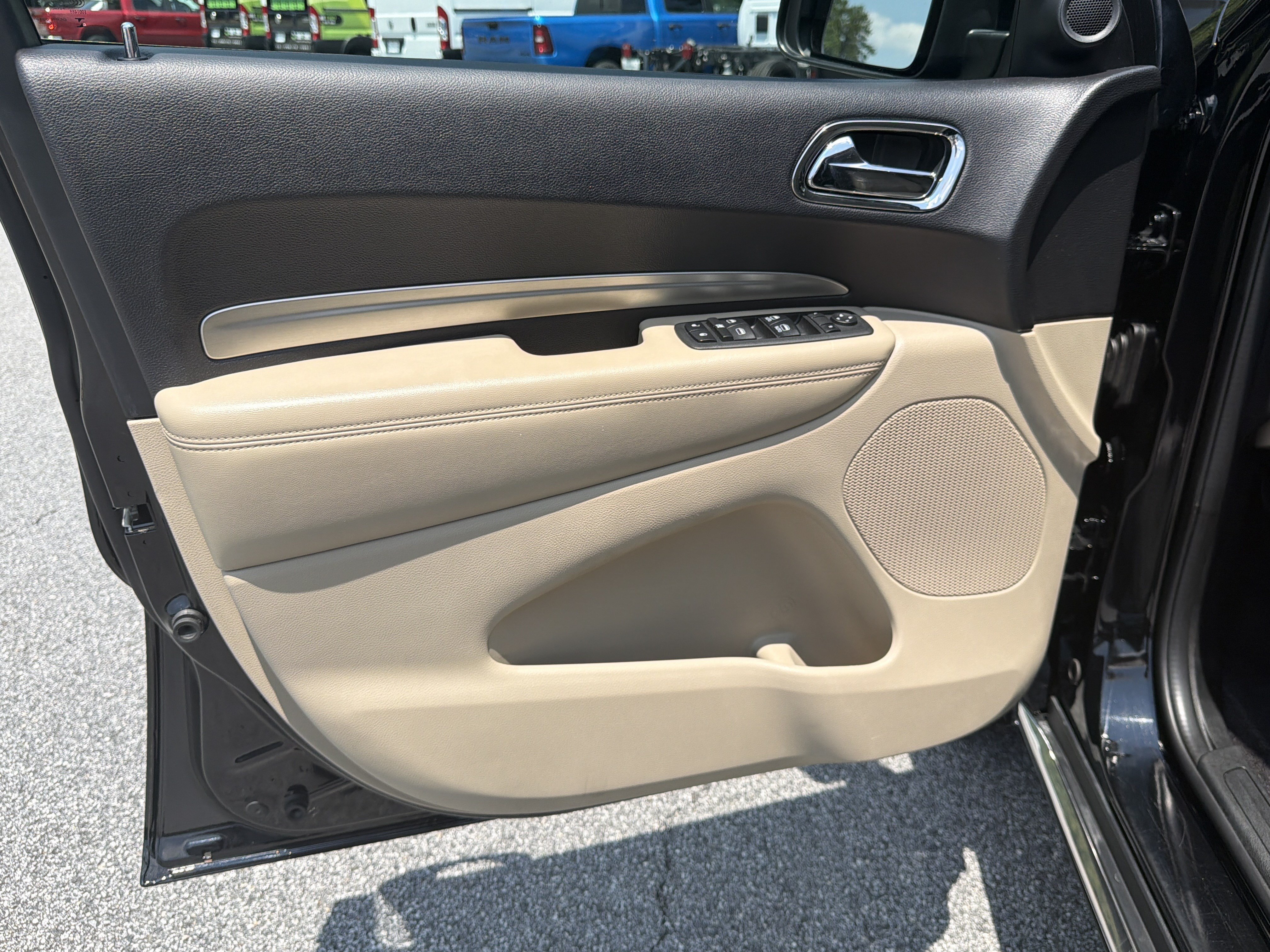Used 2018 DB Black Clearcoat Dodge SXT image 12