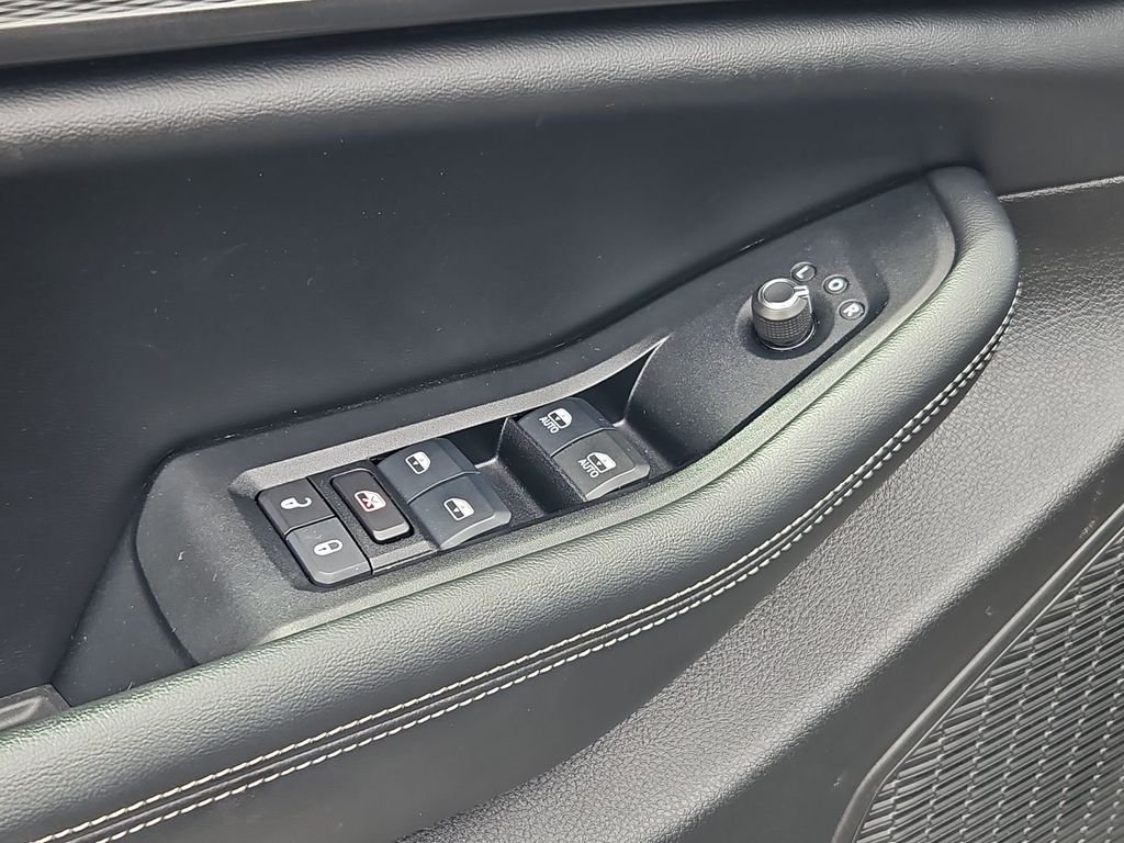 Used 2024 Black Jeep Altitude image 11