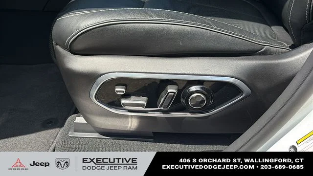 Used 2023 White Jeep Overland image 11