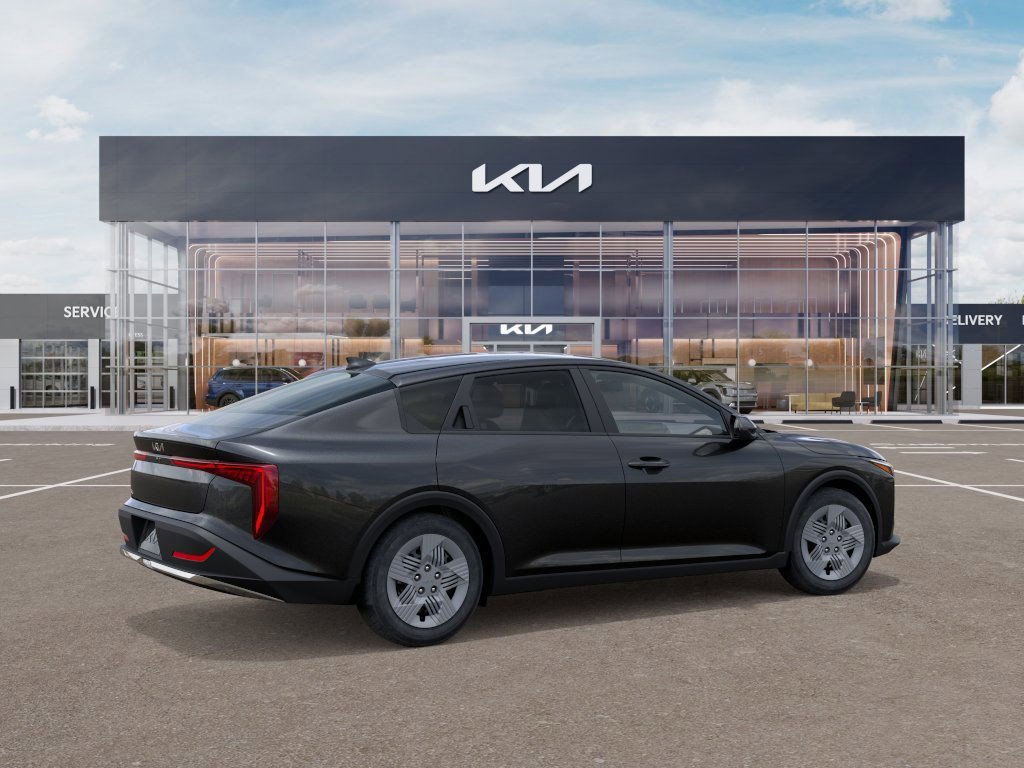 2025 Kia K4 LX - Photo 6