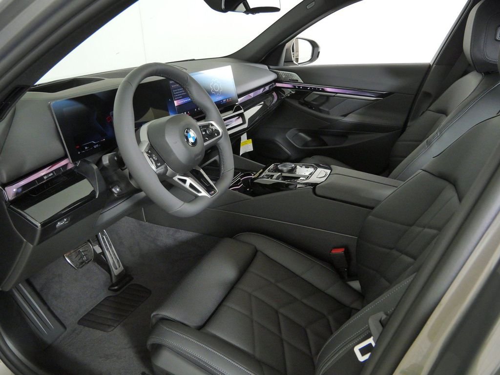 New 2027 Oxide Grey Metallic BMW 540i xDrive image 33