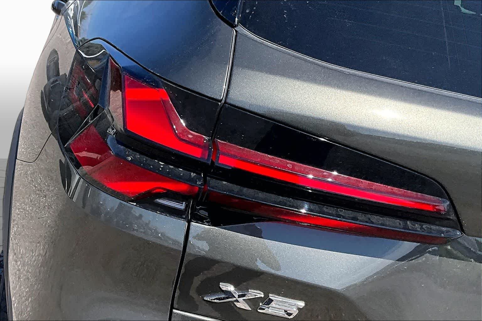 New 2026 Manhattan Green Metallic BMW xDrive40i image 13