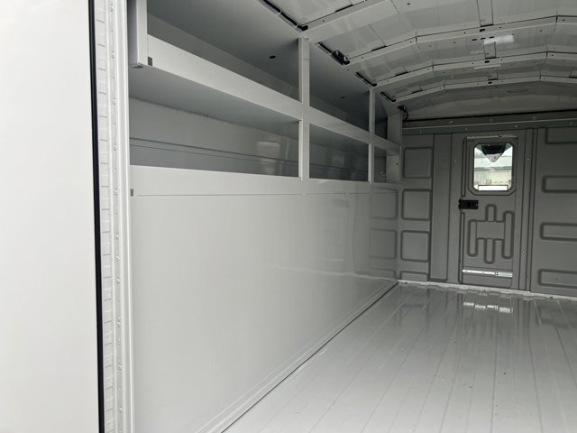 Used 2024 Oxford White Ford T350 AWD SRW image 30