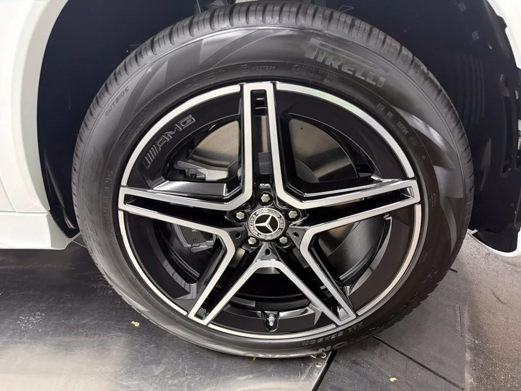 New 2027 White Mercedes-Benz GLS 450 image 11