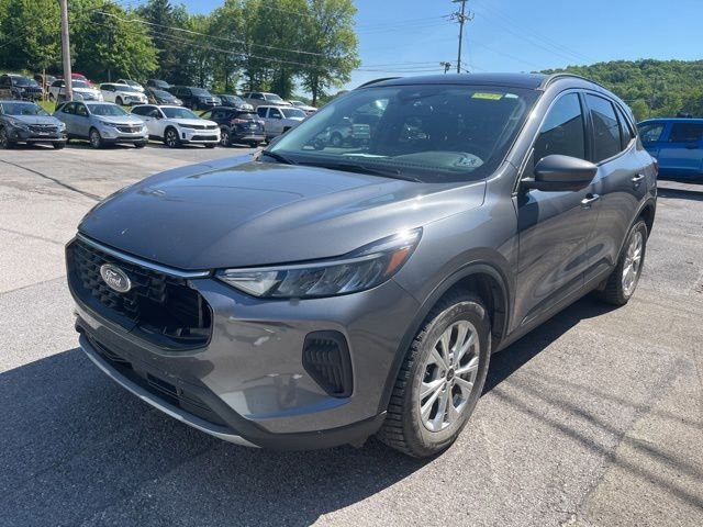 Used 2023 Gray Ford Active image 10