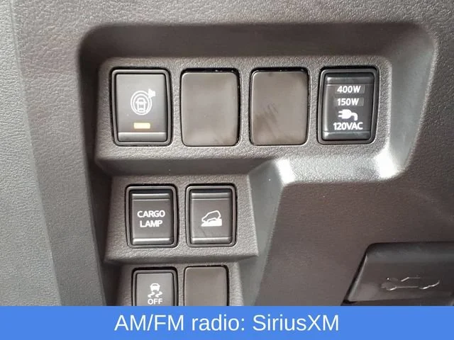 Used 2025 White Nissan Crew Cab SV 4x4 image 11