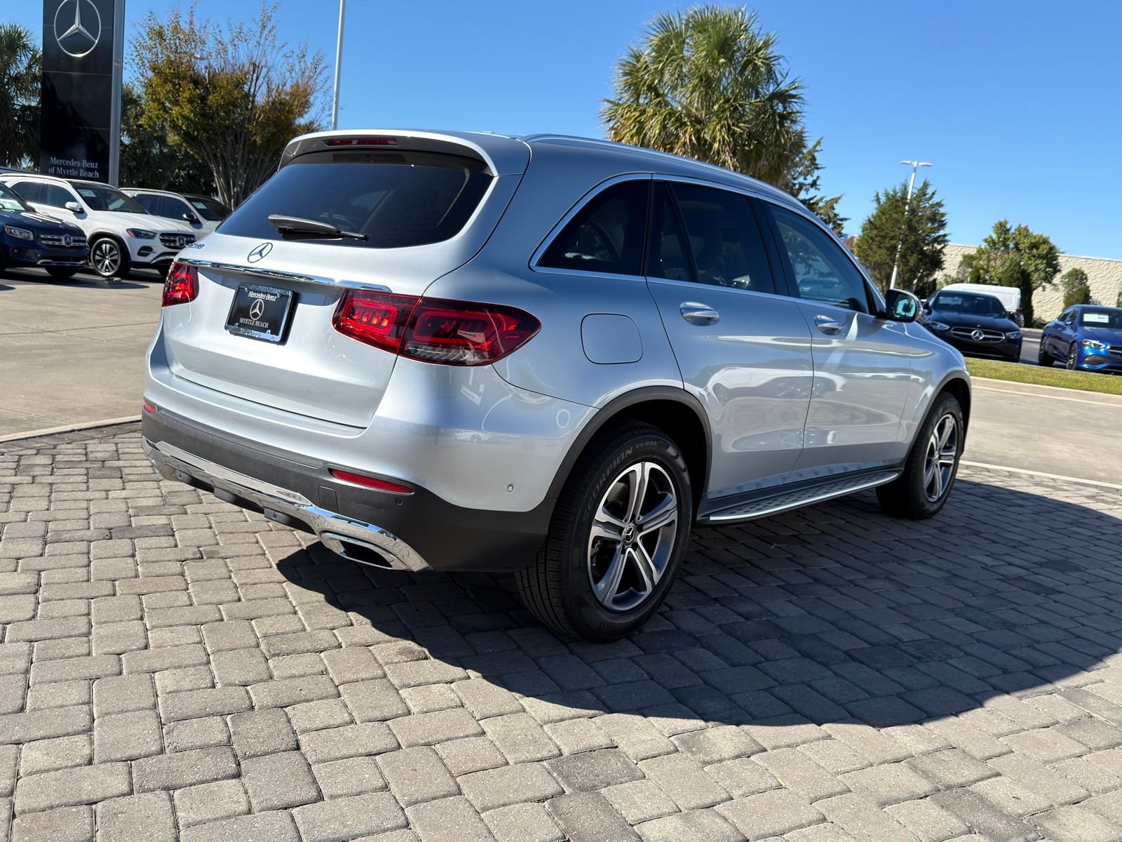 2021 Mercedes Benz GLC 300 photo 2