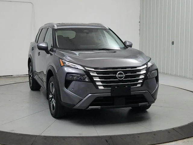 Used 2025 Gray Nissan SL image 3