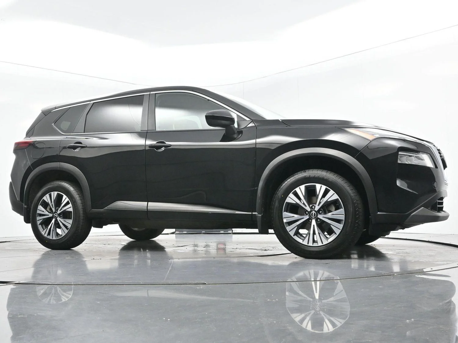 Used 2023 Super Black Nissan SV image 41